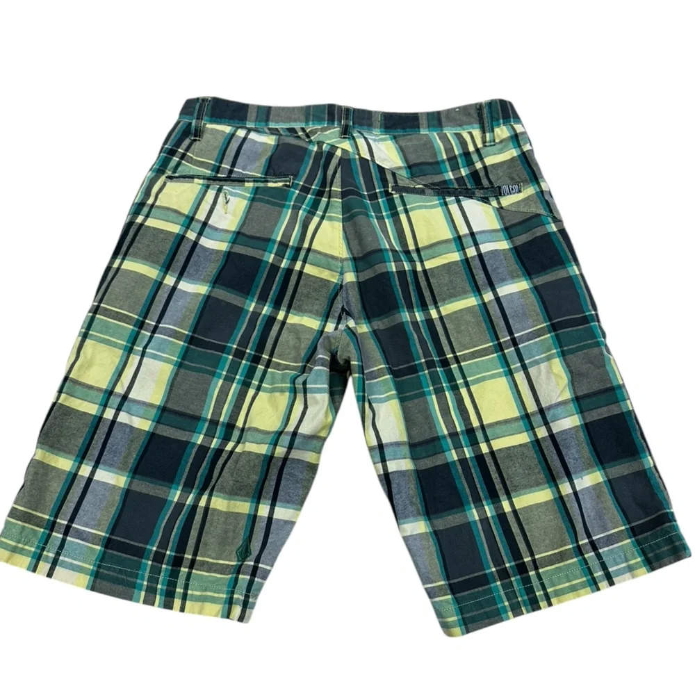 Men’s‎ Volcom flat front plaid shorts size 32